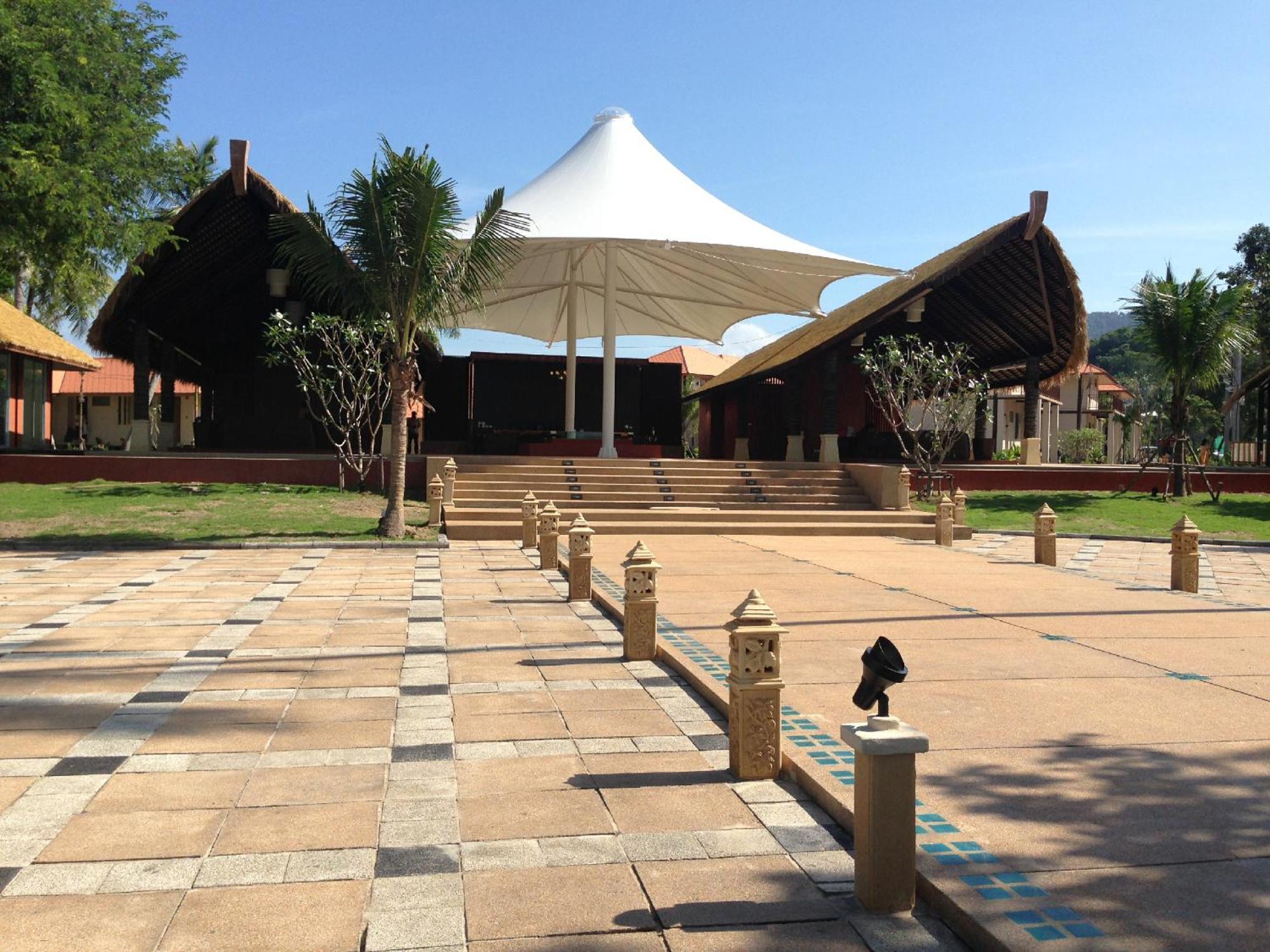 Blue Bay Resort - Access To Pool And Beach-Phuket & Krabi Ko Yao Yai Luaran gambar The main building of the university