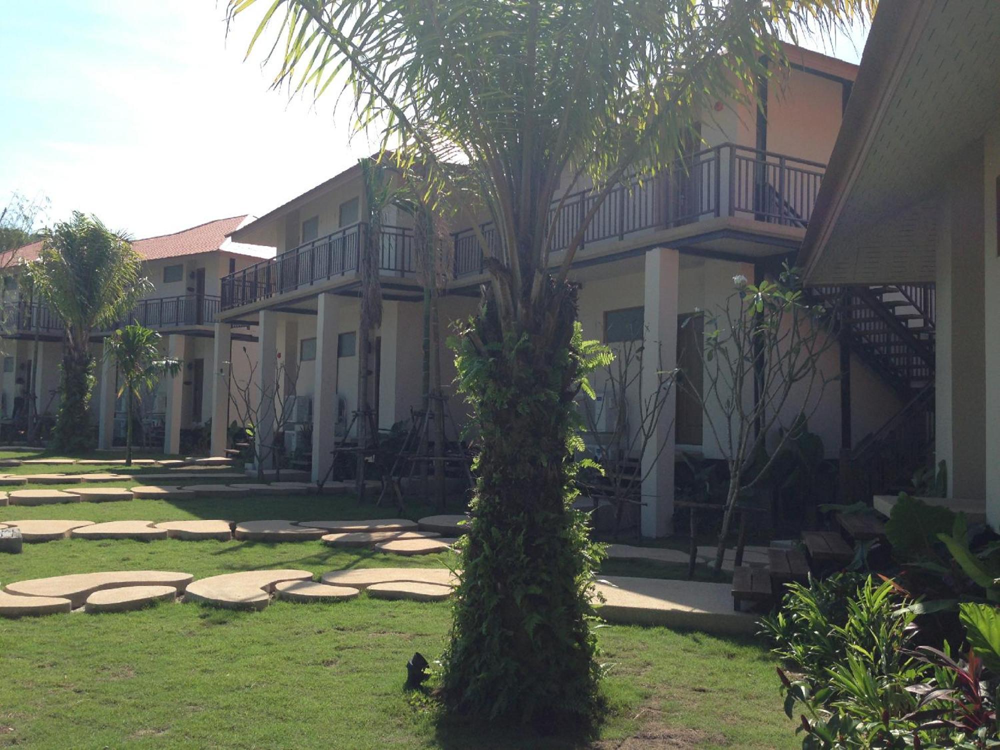 Blue Bay Resort - Access To Pool And Beach-Phuket & Krabi Ko Yao Yai Luaran gambar The hotel's garden
