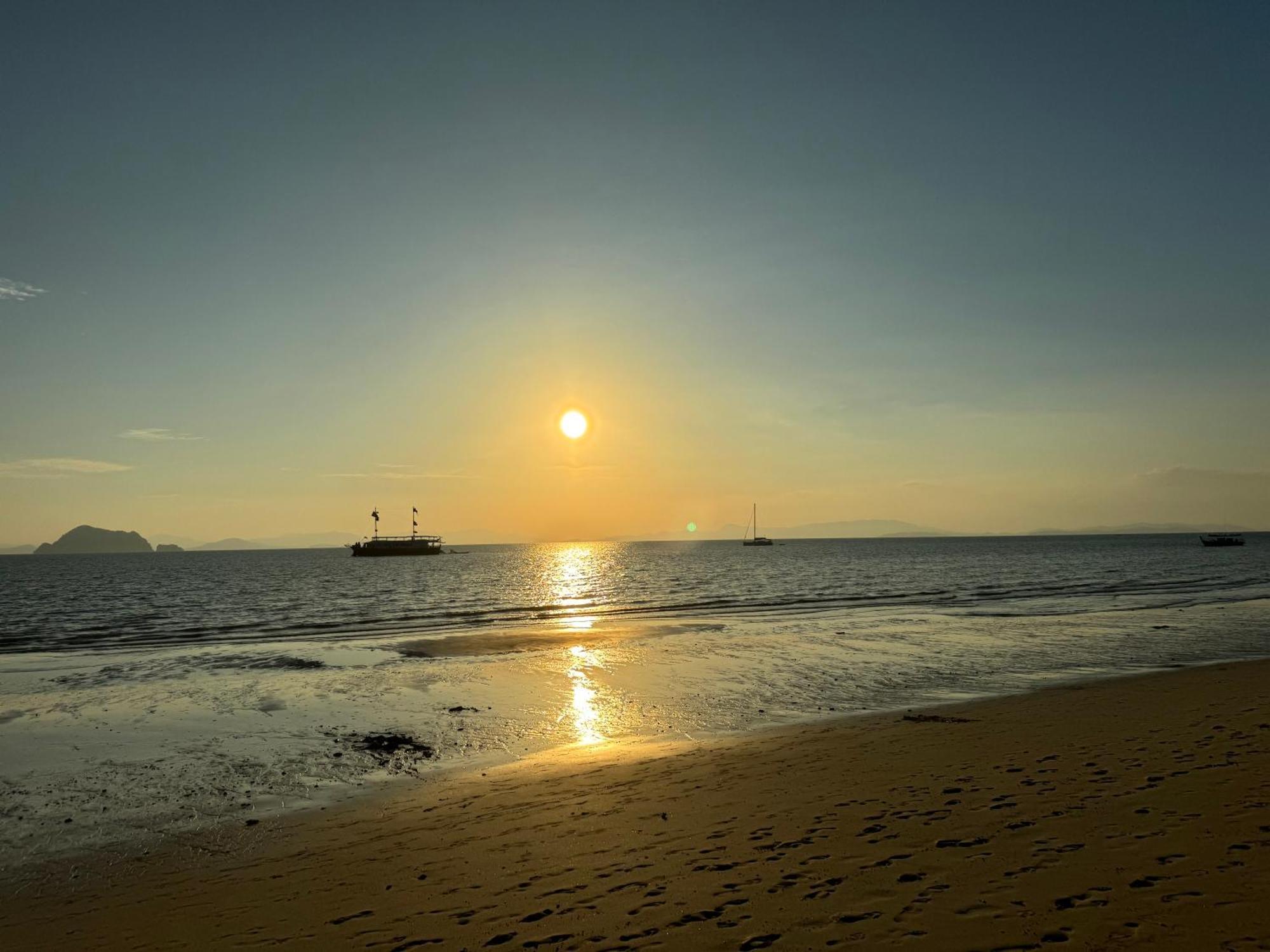 Blue Bay Resort - Access To Pool And Beach-Phuket & Krabi Ko Yao Yai Luaran gambar Sunset at Tanjung Piai